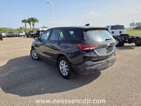 Used 2024 Chevrolet Equinox LS FWD image 5