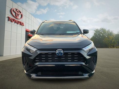 Used 2023 Toyota RAV4 SE w/ Convenience Package image 8