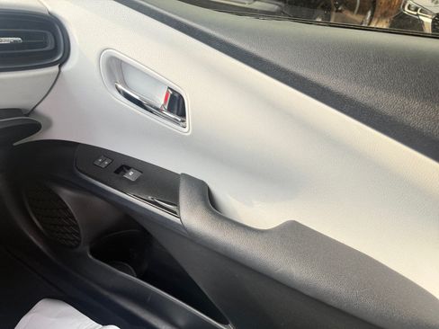 Used 2016 Toyota Prius Two FWD image 16