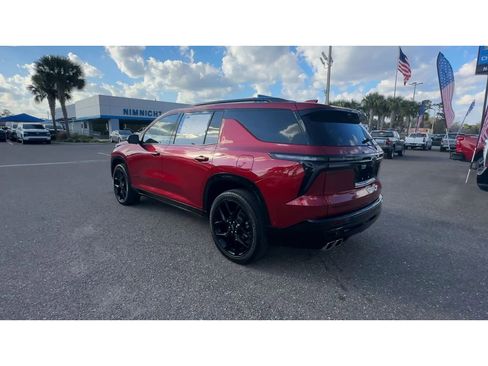 Used 2025 Chevrolet Traverse RS image 4