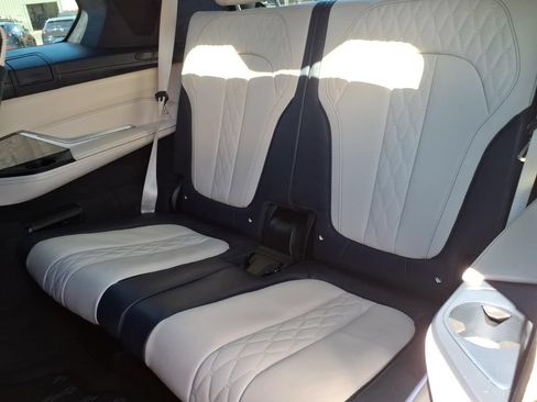 Used 2019 BMW X7 xDrive50i w/ Dynamic Handling Package AWD/4WD image 14