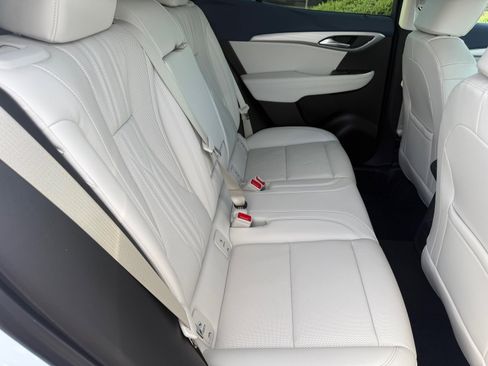 Used 2025 Buick Envision Avenir AWD/4WD image 28