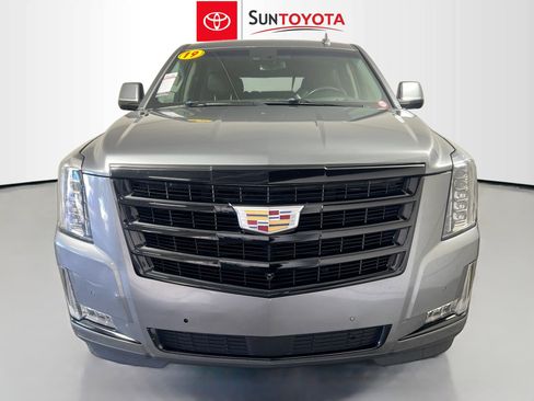Used 2019 Cadillac Escalade Premium Luxury w/ Escalade Sport Edition image 9