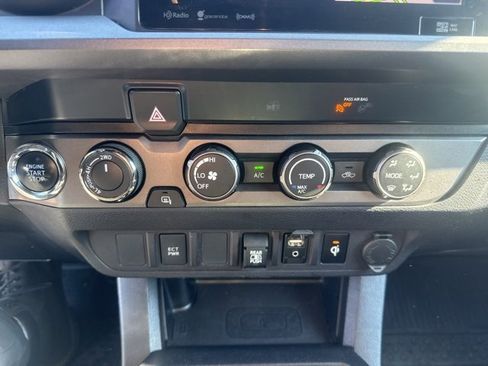 Used 2019 Toyota Tacoma TRD Off-Road image 31