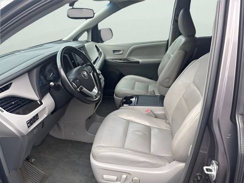 Used 2015 Toyota Sienna XLE Premium AWD/4WD image 17