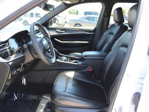 Used 2024 Jeep Grand Cherokee Limited 4xe AWD/4WD image 38