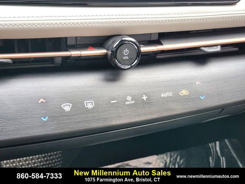 Used 2024 Nissan Ariya AWD image 22