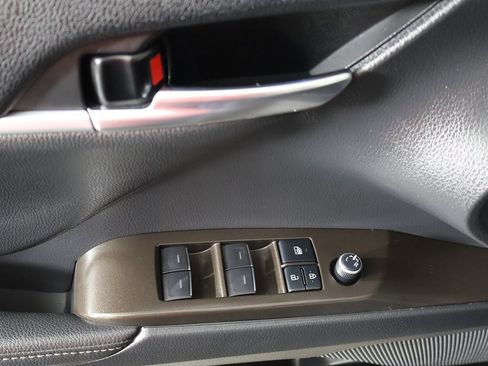 Used 2021 Toyota Camry XLE w/ Navigation Upgrade Package image 35