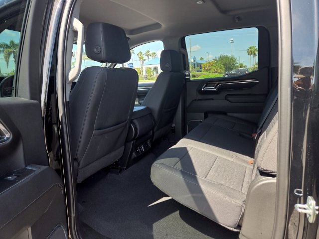 Used 2023 Chevrolet Silverado 1500 LT AWD/4WD image 11