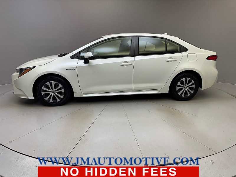 Used 2020 Toyota Corolla LE FWD image 2