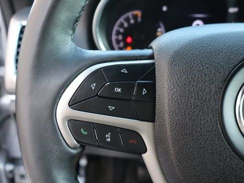 Used 2018 Jeep Grand Cherokee Limited AWD/4WD image 14