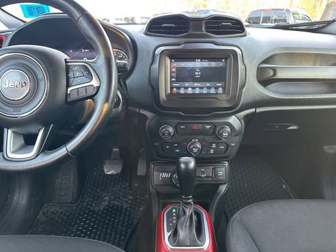 Used 2019 Jeep Renegade Trailhawk image 16