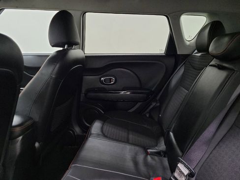 Used 2019 Kia Soul ! FWD image 18