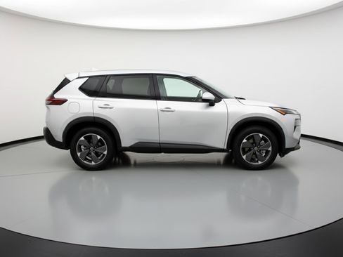 Used 2025 Nissan Rogue SV image 11