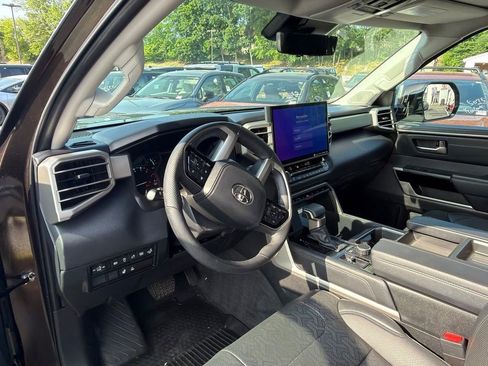 Used 2023 Toyota Tundra Limited AWD/4WD image 25