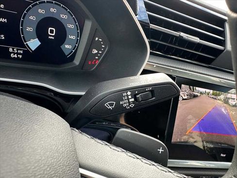 New 2025 Audi Q3 2.0T Premium image 38