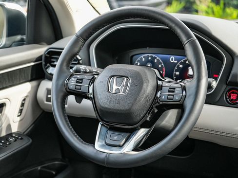 Used 2024 Honda Pilot Elite image 14