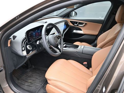 Used 2025 Mercedes-Benz E 350 Sedan image 14