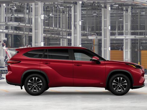 New 2026 Toyota Highlander XLE image 12