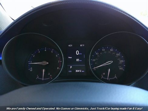 Used 2020 Toyota C-HR XLE image 11