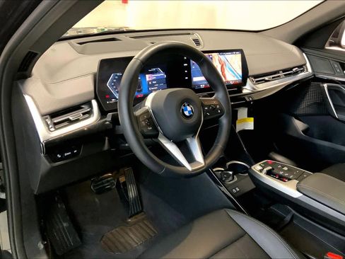 Used 2025 BMW X2 xDrive28i image 17