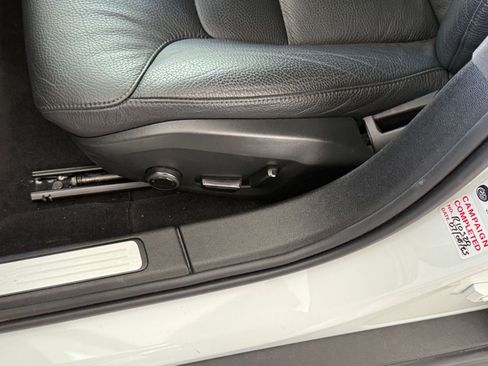 Used 2025 Volvo V60 B5 Cross Country Plus image 23