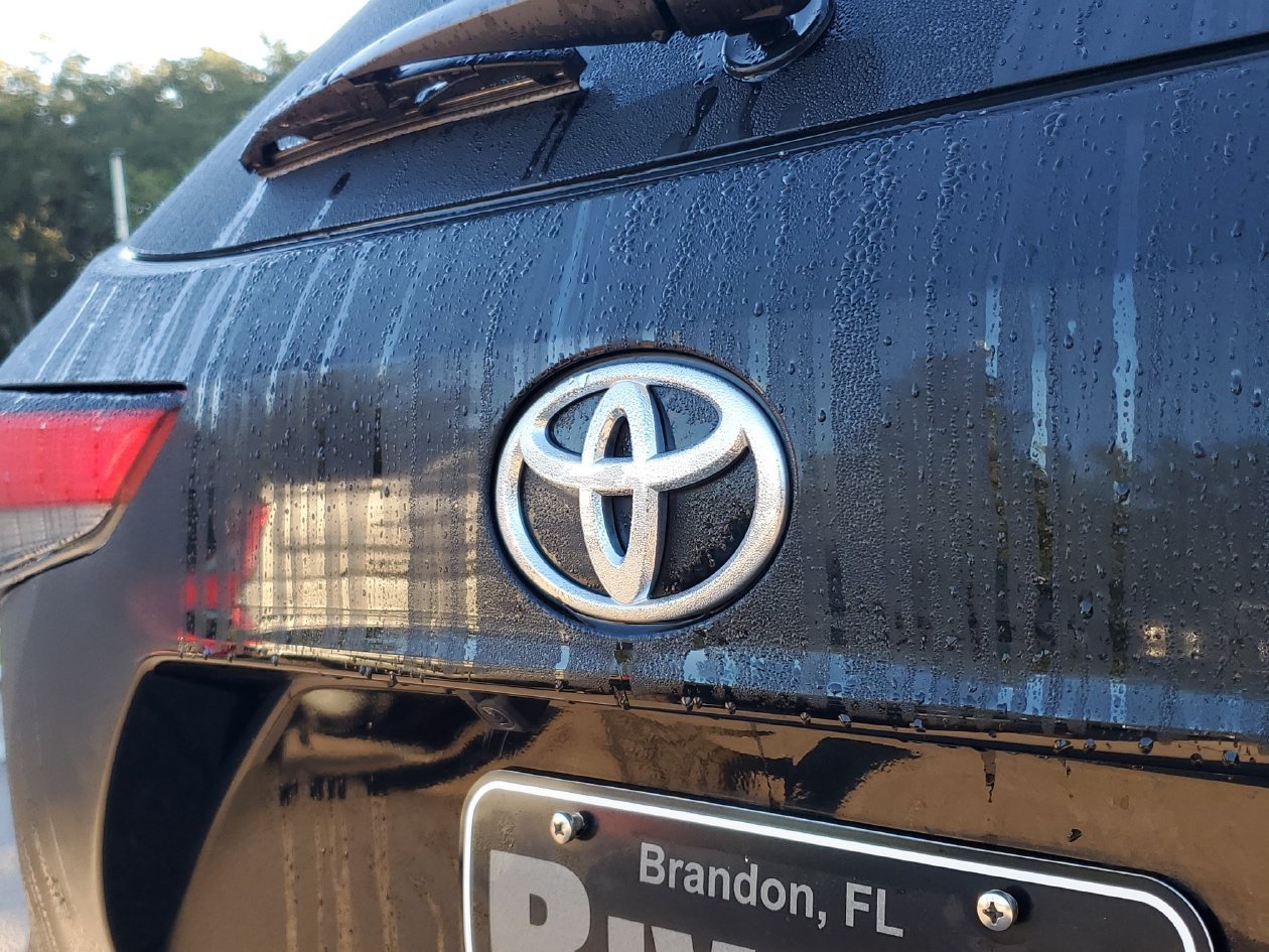 Used 2023 Toyota Highlander L FWD image 6