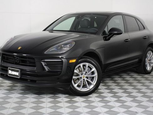 Certified 2026 Porsche Macan AWD/4WD image 35