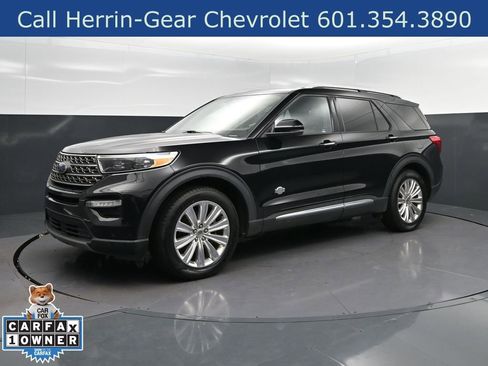 Used 2023 Ford Explorer King Ranch w/ Technology Package RWD image 3