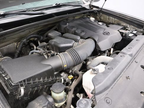 Used 2018 Toyota 4Runner SR5 Premium image 18