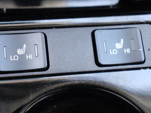 Certified 2022 Toyota Prius Limited FWD image 27
