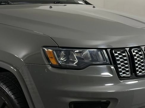 Used 2020 Jeep Grand Cherokee Altitude AWD/4WD image 14