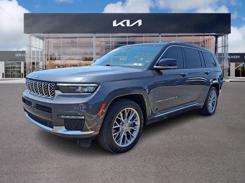 Used 2023 Jeep Grand Cherokee L Summit w/ Luxury Tech Group V AWD/4WD image 3
