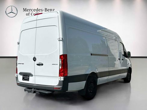 Used 2025 Mercedes-Benz Sprinter 2500 image 5
