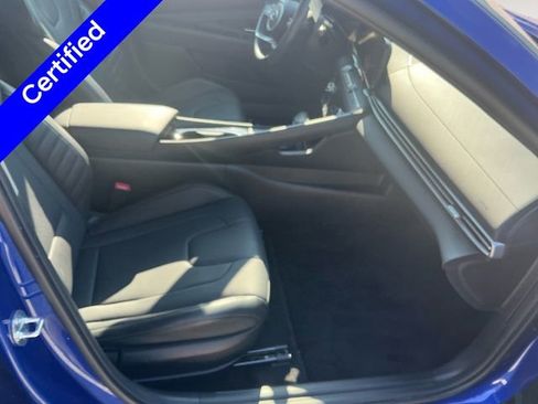 Certified 2023 Hyundai Elantra Limited w/ Winter Weather Package FWD image 16