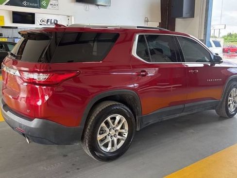 Used 2018 Chevrolet Traverse LT FWD image 2