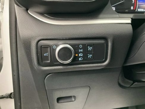 Used 2022 Ford Explorer XLT AWD/4WD image 12