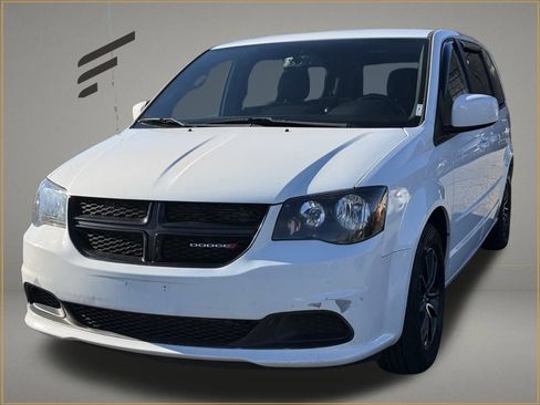 Used 2016 Dodge Grand Caravan SE FWD image 1