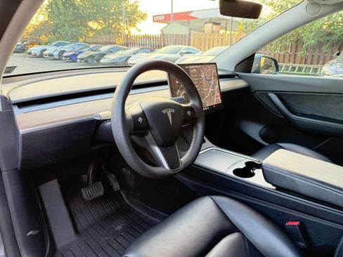 Used 2022 Tesla Model Y Long Range AWD/4WD image 13