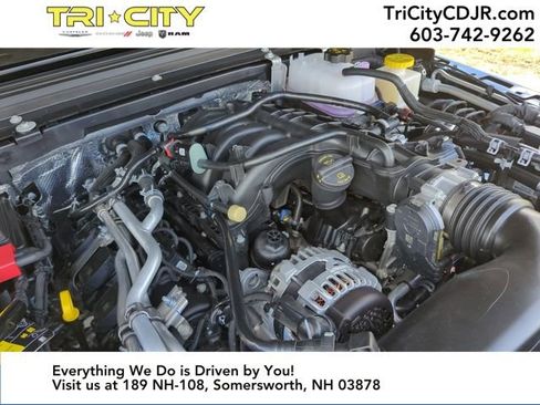 New 2025 Jeep Gladiator Sport image 21