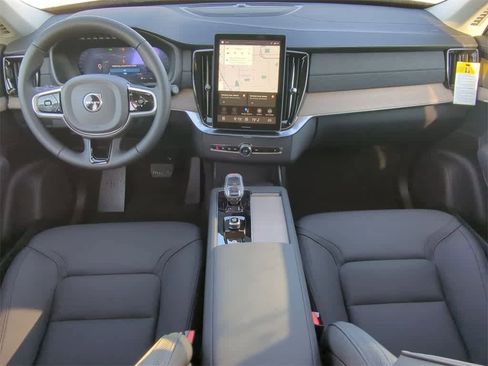 New 2026 Volvo XC90 B6 Plus w/ Protection Package Premier image 14