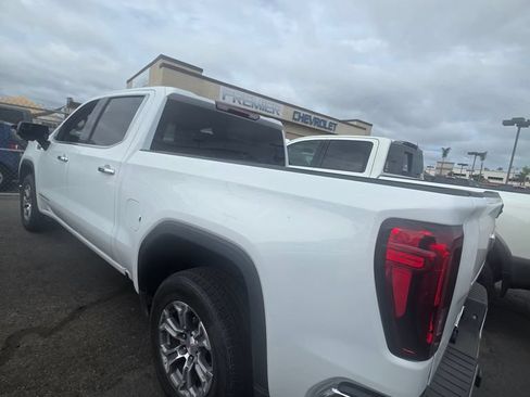 Used 2025 GMC Sierra 1500 SLT RWD image 4