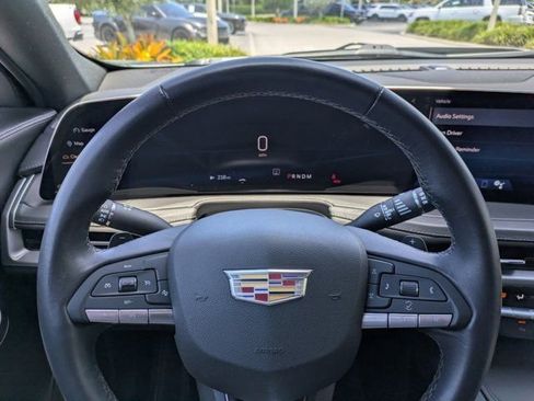 Used 2025 Cadillac XT4 Premium Luxury FWD image 23