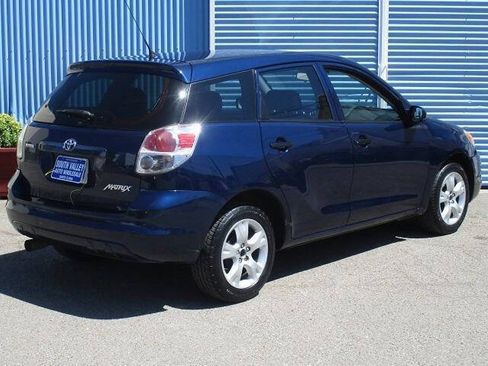 Used 2006 Toyota Matrix FWD image 3