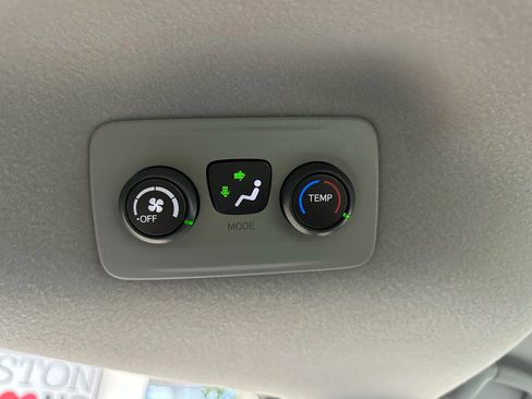 Used 2012 Toyota Sienna FWD image 44