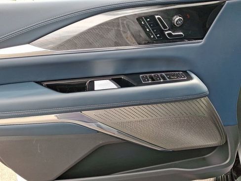 Used 2025 Cadillac Escalade IQ Sport 2 image 16