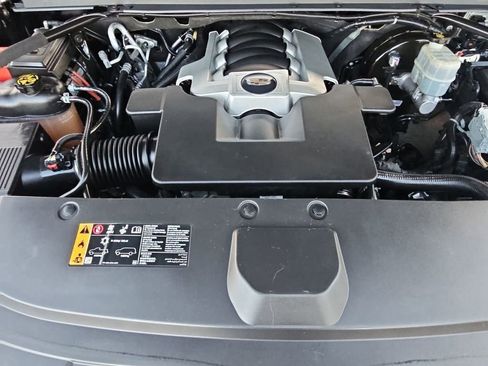 Used 2020 Cadillac Escalade ESV Premium Luxury w/ Escalade Sport Edition image 23