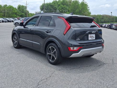 Certified 2024 Kia Niro EX FWD image 4