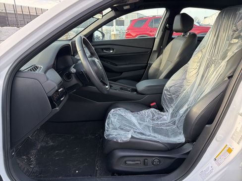Used 2024 Honda Accord Sport image 10