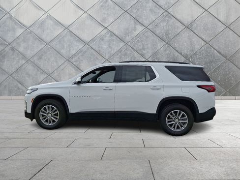 Used 2023 Chevrolet Traverse LT image 4